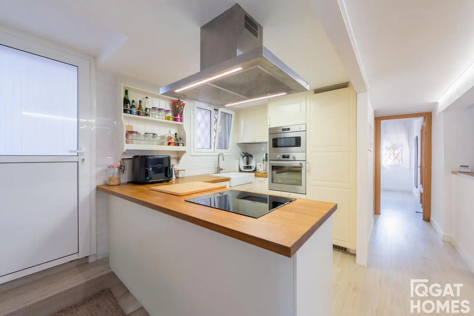 Cuina de Casa o xalet en venda en Sant Cugat del Vallès amb Aire condicionat, Calefacció i Terrassa
