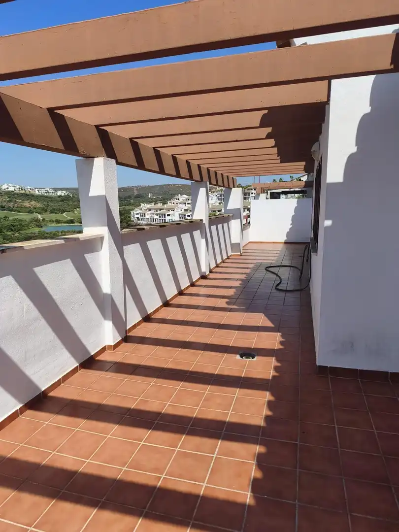 Terrassa de Àtic en venda en La Alcaidesa amb Terrassa, Moblat i Piscina comunitària