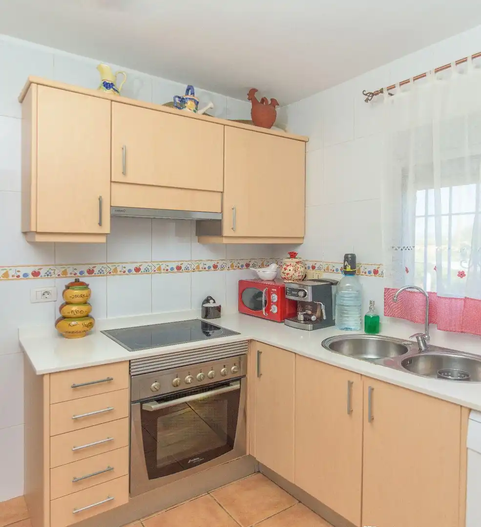 Küche von Country house zur Miete in Sant Joan de Moró mit Klimaanlage, Privatgarten und Möbliert