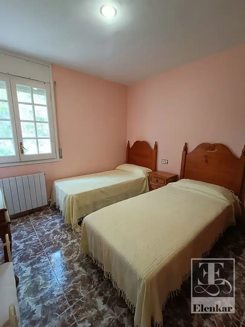 Dormitori de Casa o xalet en venda en El Vendrell amb Calefacció, Jardí privat i Terrassa