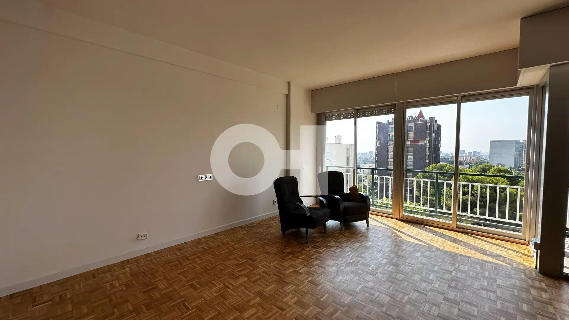 Wohnzimmer von Wohnung zur Miete in Barcelona mit Parkett, Terrasse und Alarm