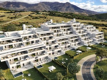 Bajo con piscina en venta en Casares pueblo