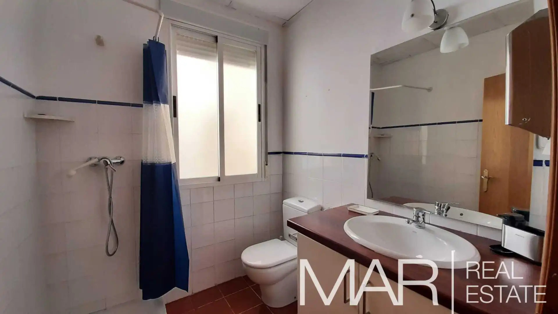Badezimmer von Büro zur Miete in Madrid mit Klimaanlage, Heizung und Möbliert