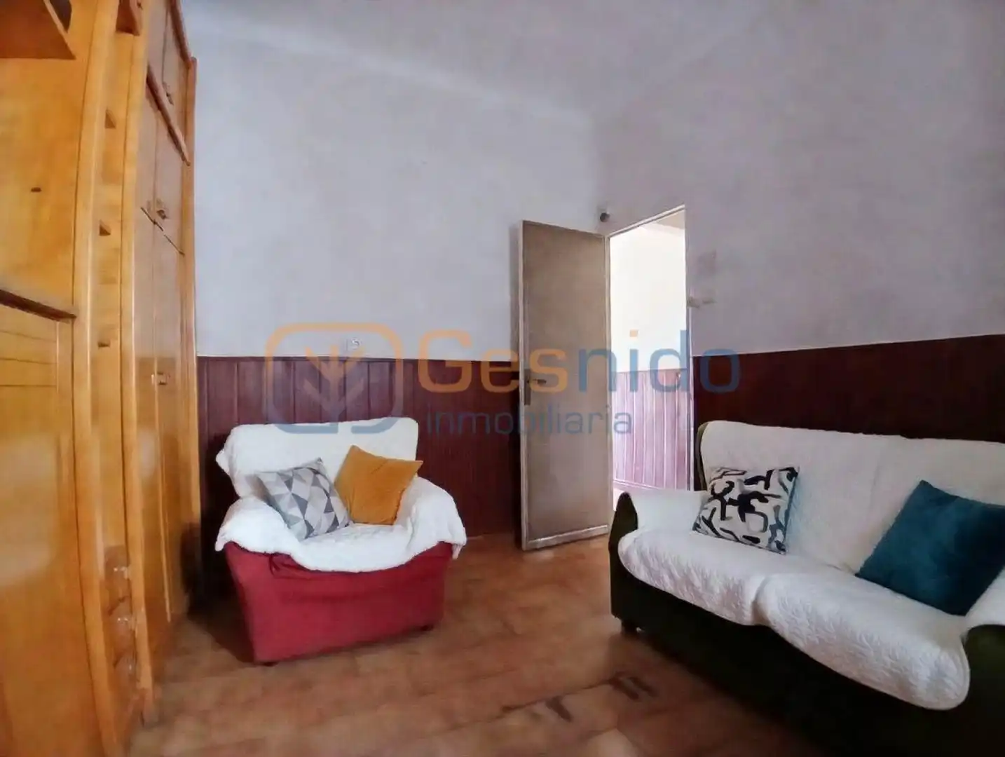 Sala d'estar de Casa o xalet en venda en Segovia amb Parquet