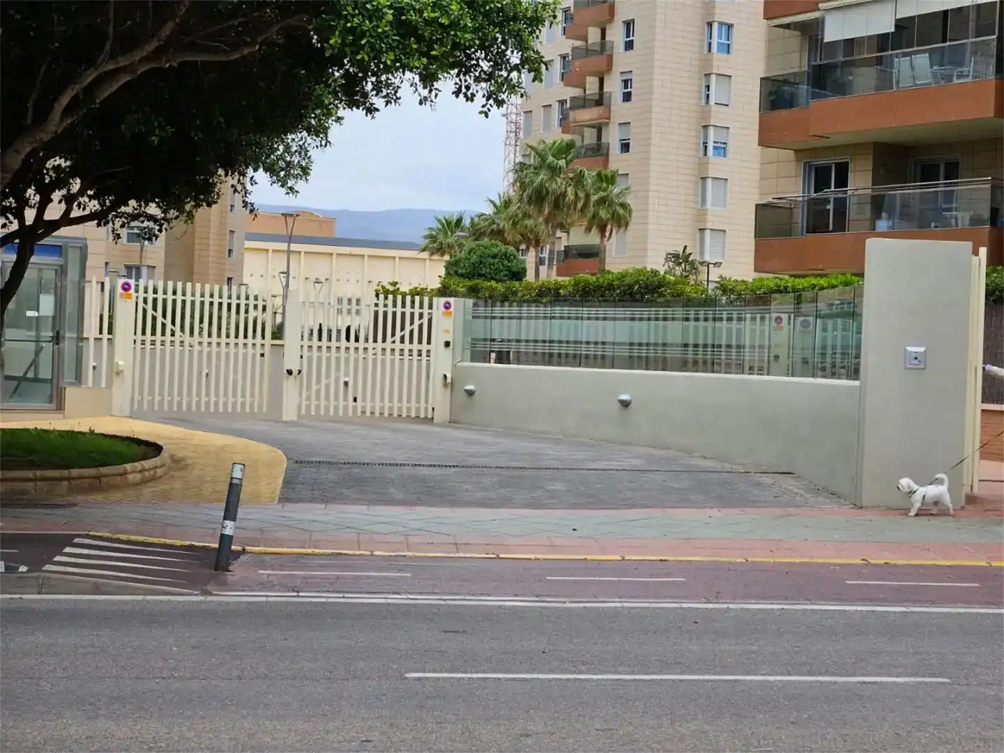 Vista exterior de Garatge de lloguer en Almería