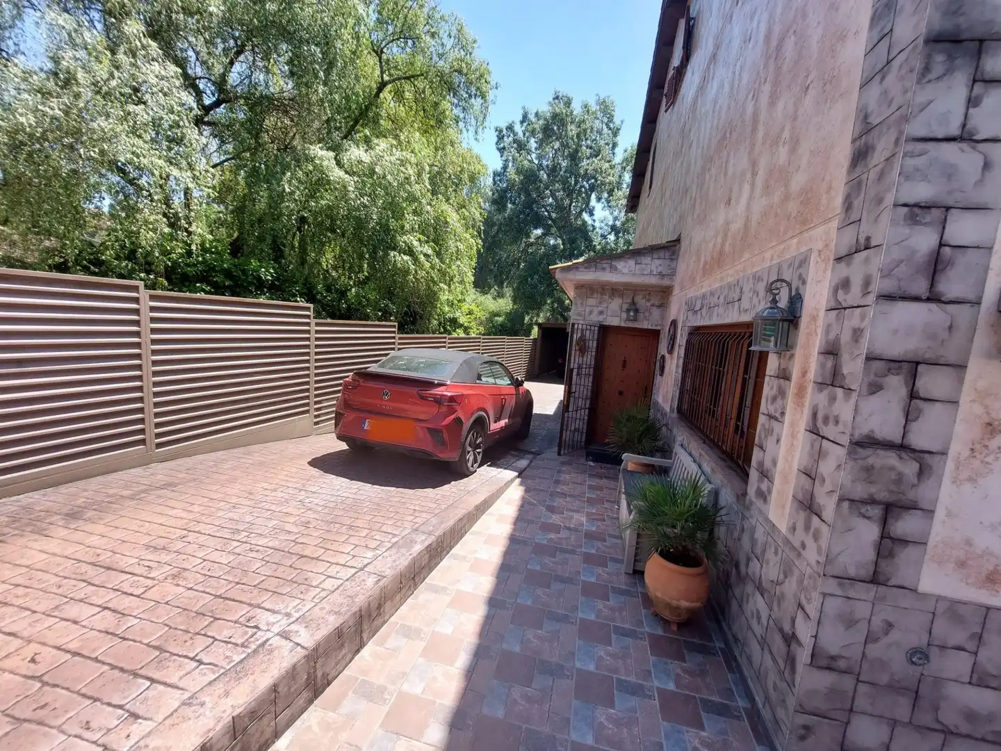 Aparcament de Casa o xalet en venda en Rubí amb Aire condicionat, Calefacció i Piscina
