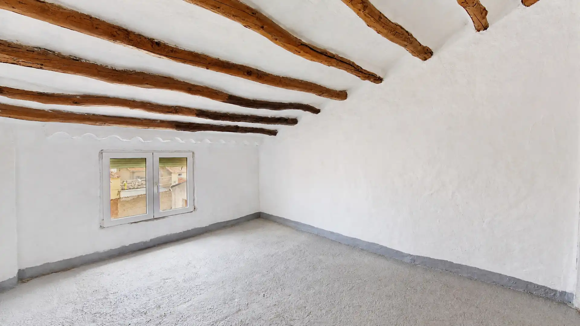 Casa adosada en venda en Alloza amb Calefacció, Parquet i Moblat