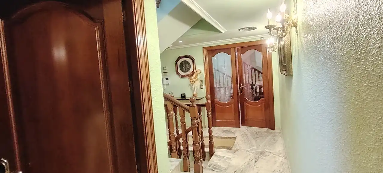 Casa o xalet en venda en Linares amb Aire condicionat, Calefacció i Jardí privat