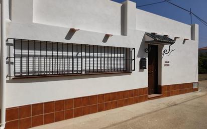 Vista exterior de Casa adosada en venda en Álora amb Aire condicionat