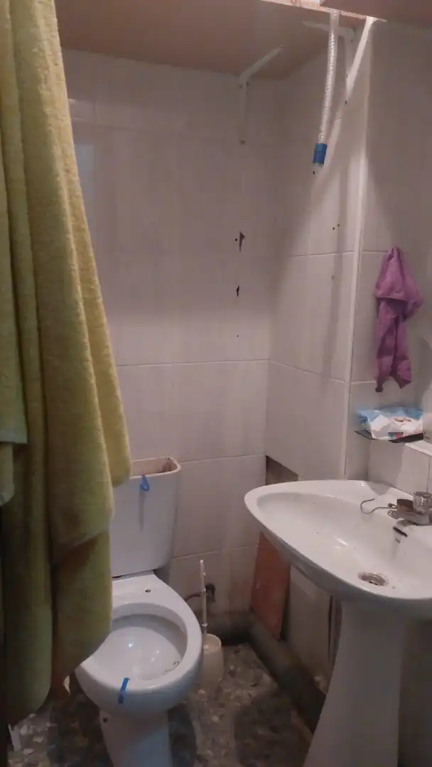 Badezimmer von Geschaftsraum zum Verkauf in San Fernando