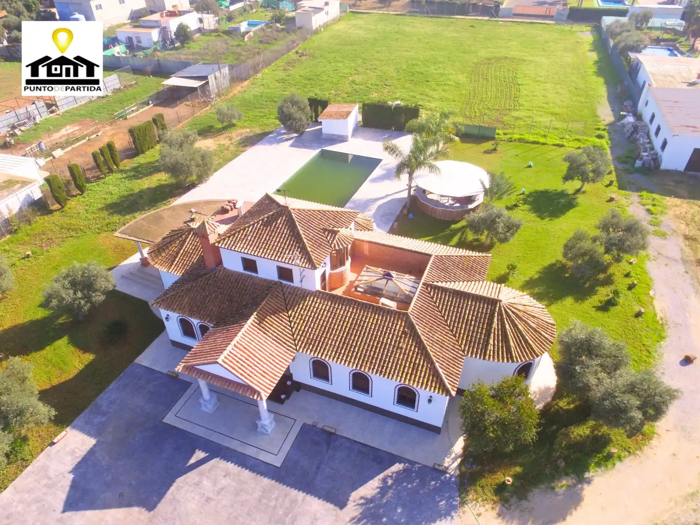 Außenansicht von Country house zum Verkauf in Utrera mit Klimaanlage, Heizung und Privatgarten