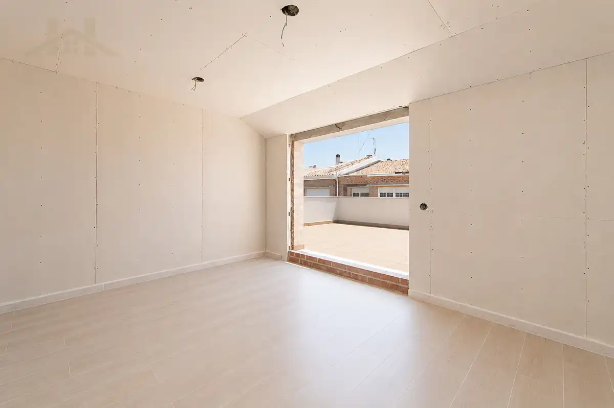 Habitación de Casa adosada en venta en San Sebastián de los Reyes con Aire acondicionado, Calefacción y Terraza