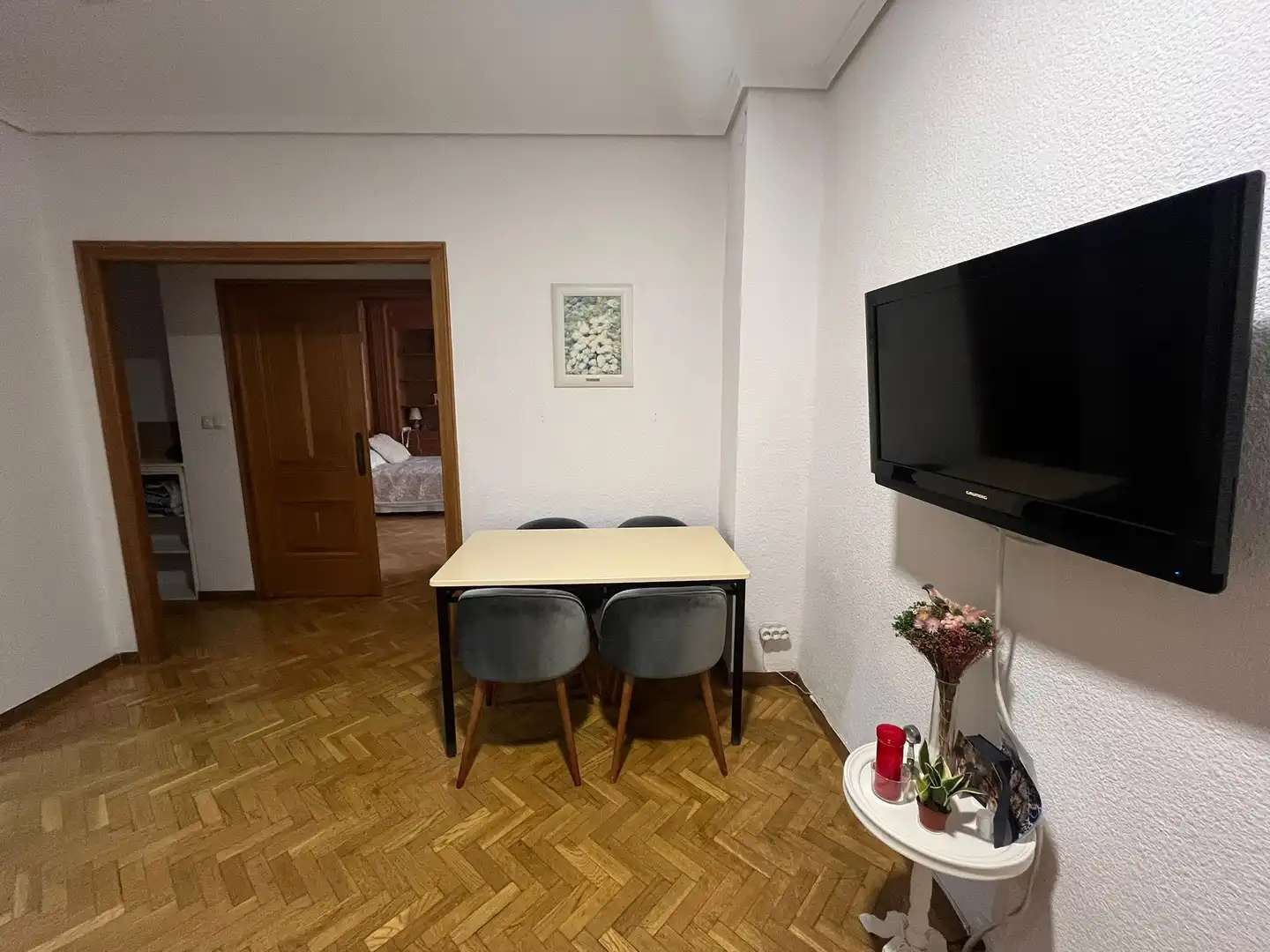 Menjador de Pis de lloguer en Valencia amb Aire condicionat, Calefacció i Parquet