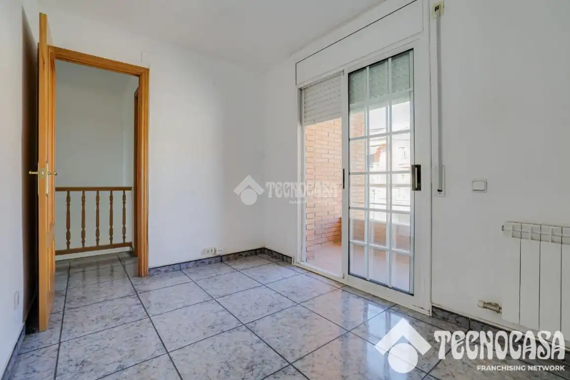 Casa pareada con terraza en venta en Sant Vicenç Dels Horts, imagen 11