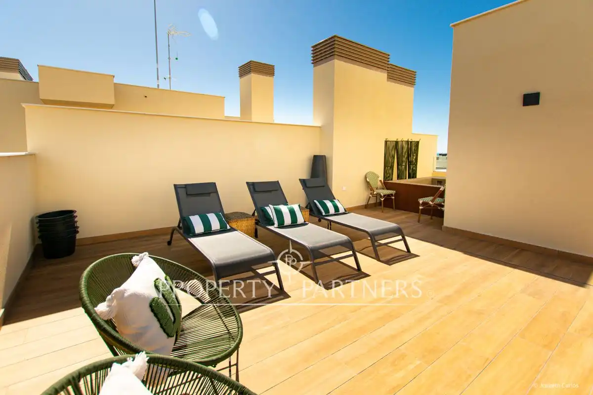 Terraza de Dúplex en venta en El Puig de Santa Maria con Aire acondicionado, Calefacción y Jardín privado