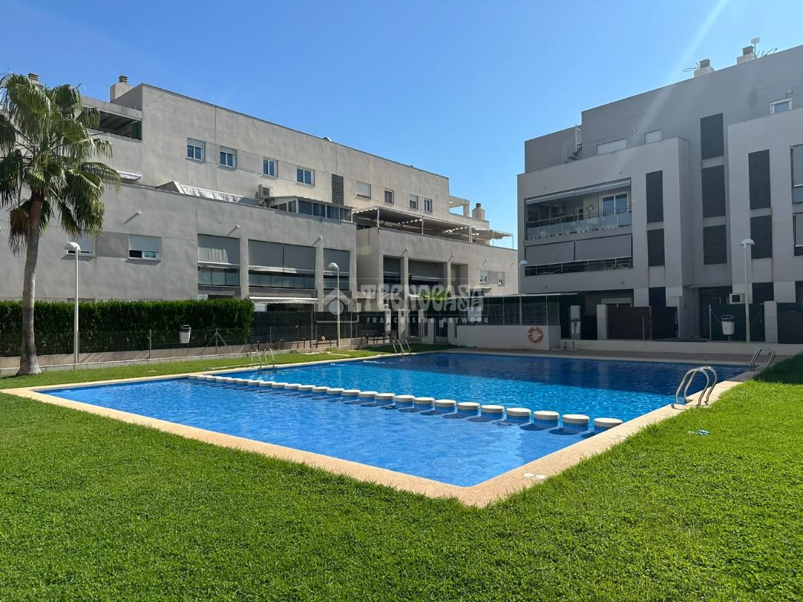 Piscina de Àtic en venda en Sagunto / Sagunt amb Aire condicionat, Terrassa i Piscina comunitària