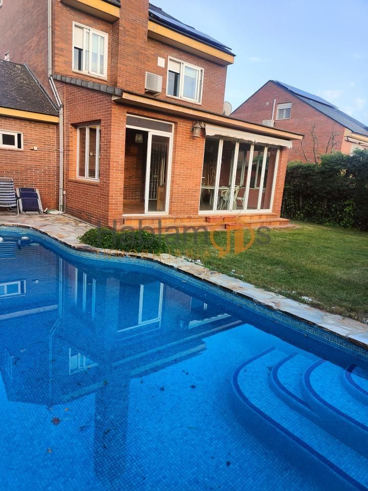 Swimming pool of House or chalet for sale in Torrelodones  with Heating, Private garden and Terrace