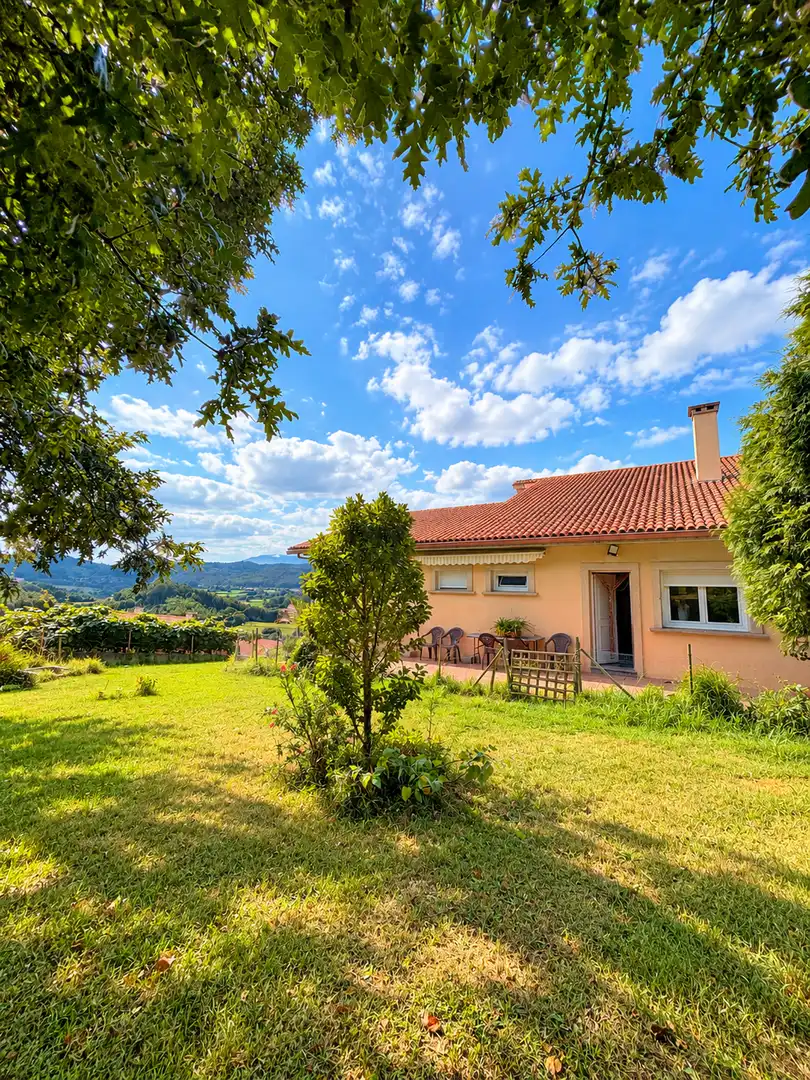 Casa con jardín en venta en Loureda - Lañas - Barrañán