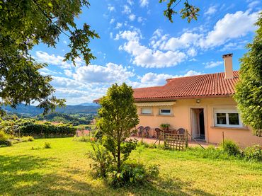 House with garden for sale in Loureda - Lañas - Barrañán