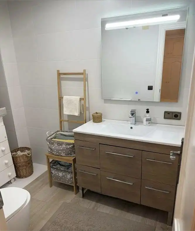 Baño de Piso en venta en Elche / Elx con Aire acondicionado, Parquet y Terraza