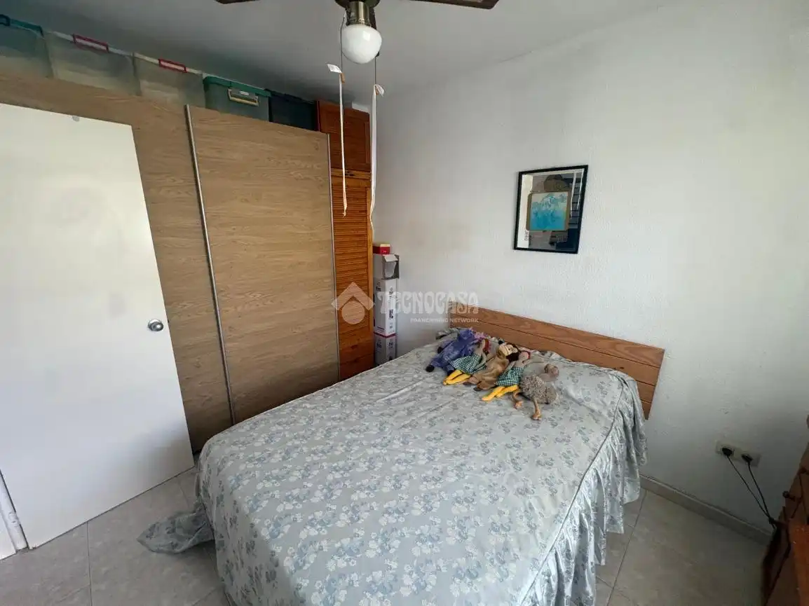 Dormitori de Casa adosada en venda en Espartinas amb Aire condicionat, Jardí privat i Terrassa