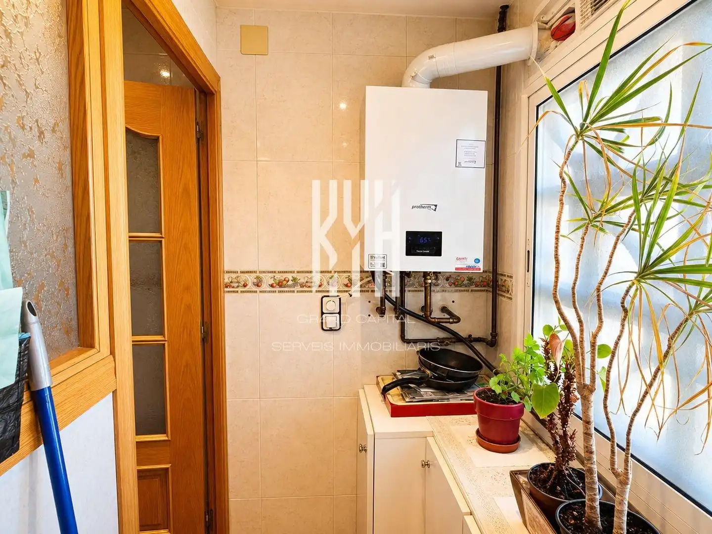 Kitchen of Attic for sale in Girona  with Air Conditioner, Heating and Balcony