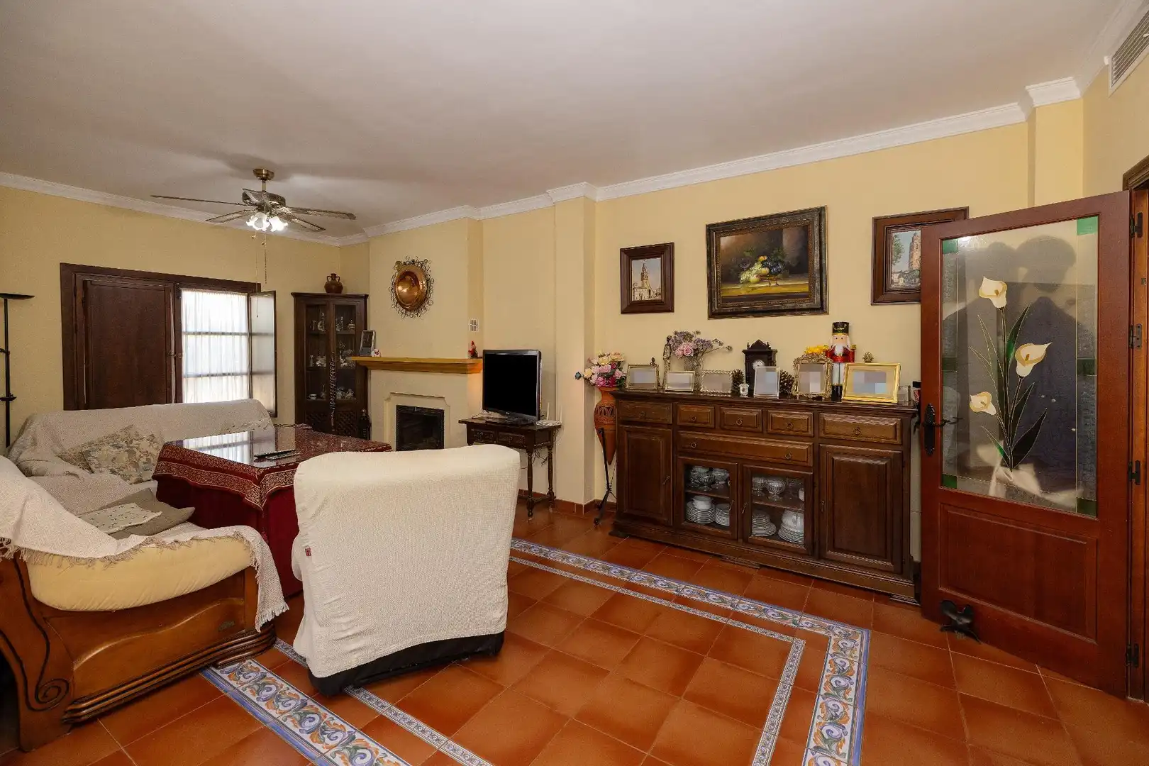 Sala d'estar de Casa o xalet en venda en Alhaurín de la Torre amb Jardí privat, Terrassa i Piscina