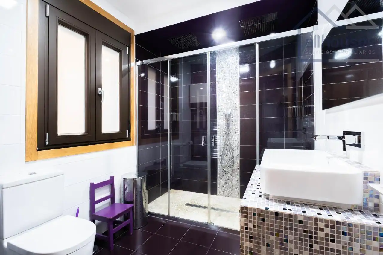 Baño de Casa o chalet en venta en Tui con Calefacción, Jardín privado y Terraza