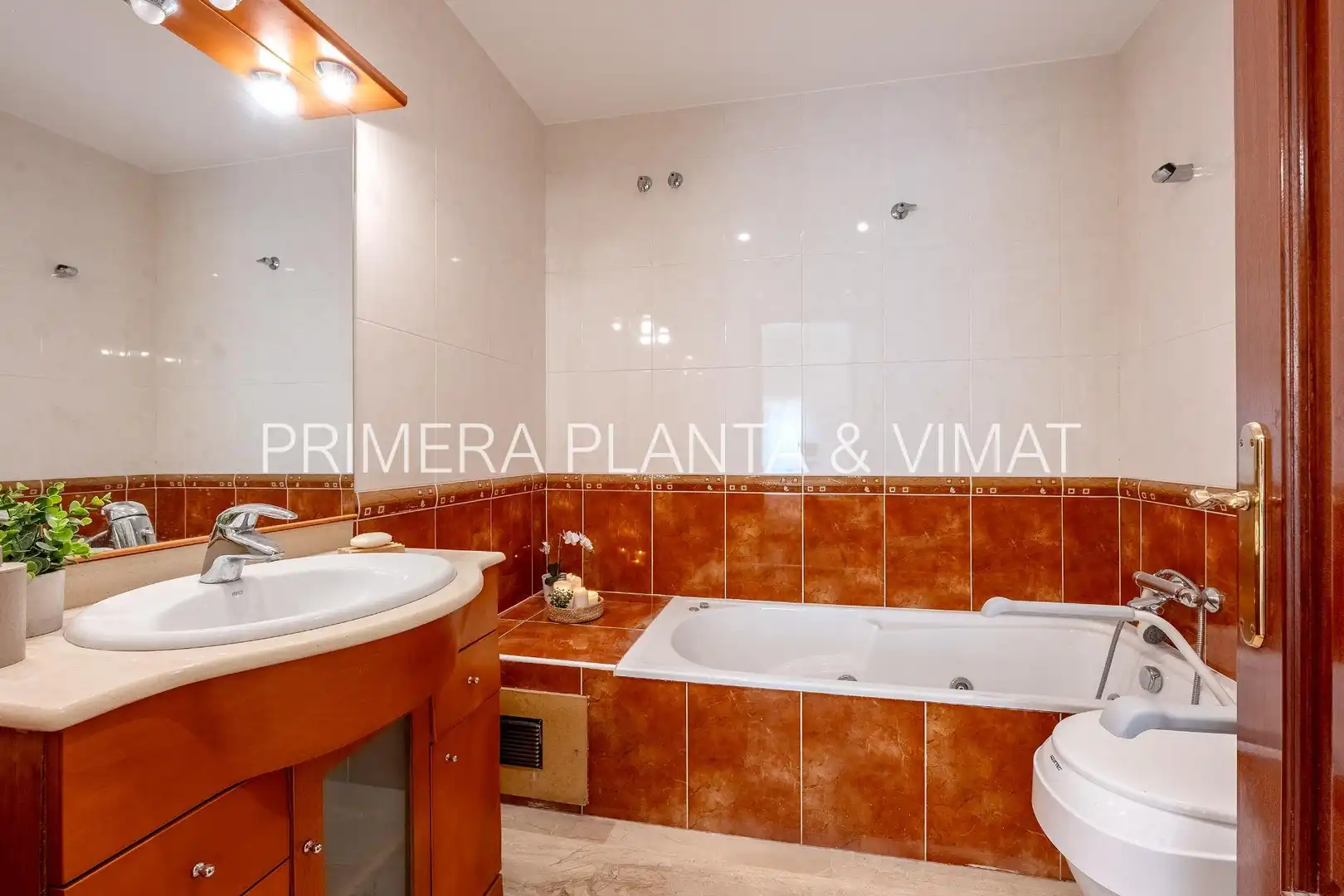 Baño de Planta baja en venta en Mataró con Aire acondicionado, Calefacción y Terraza