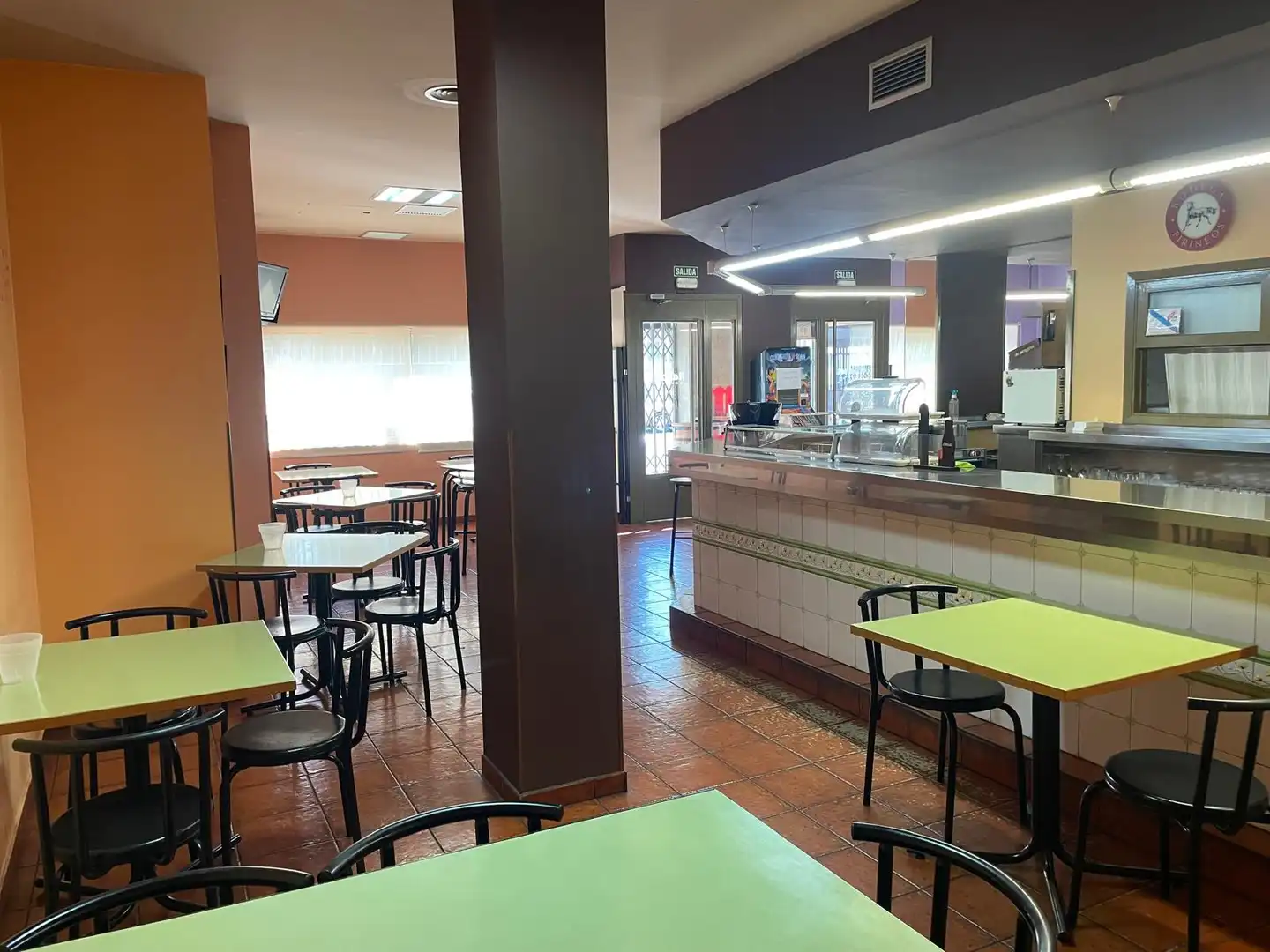 Local comercial en alquiler en Calle de Argualas 16, imagen 7