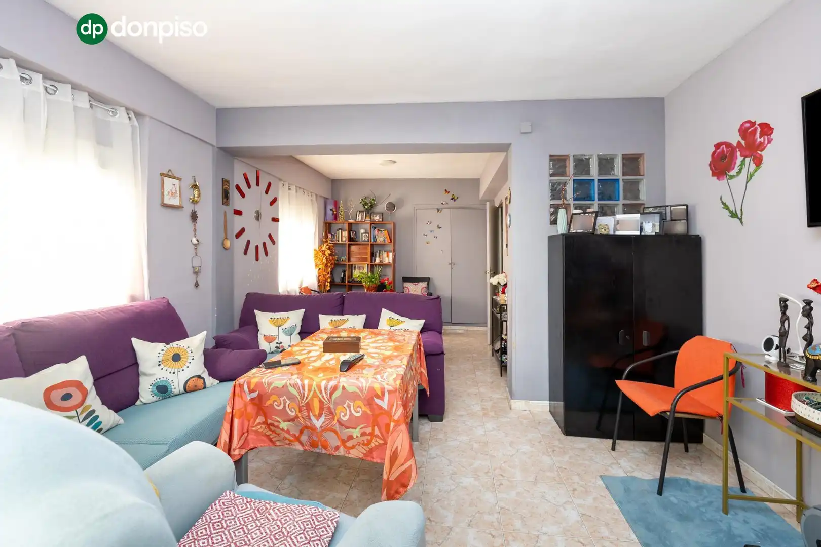 Sala d'estar de Pis en venda en Granada amb Aire condicionat i Terrassa