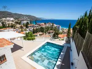 Vista exterior de Casa o xalet de lloguer en Almuñécar amb Aire condicionat, Jardí privat i Terrassa