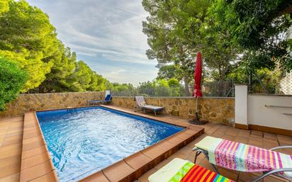 Piscina de Casa o xalet en venda en Cunit amb Calefacció, Jardí privat i Terrassa