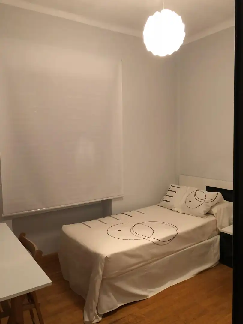 Bedroom of Flat for rent in Salamanca  with Heating, Parquet flooring and Furnished