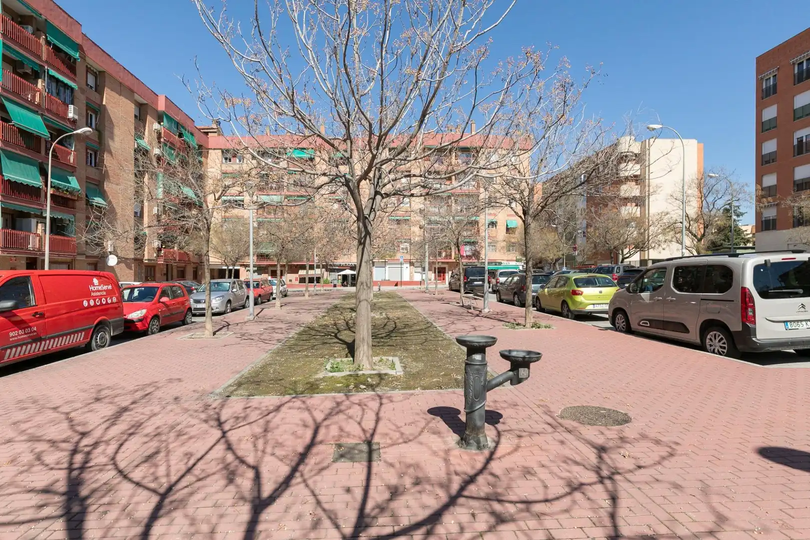 Vista exterior de Piso en venta en Granada con Aire acondicionado y Terraza