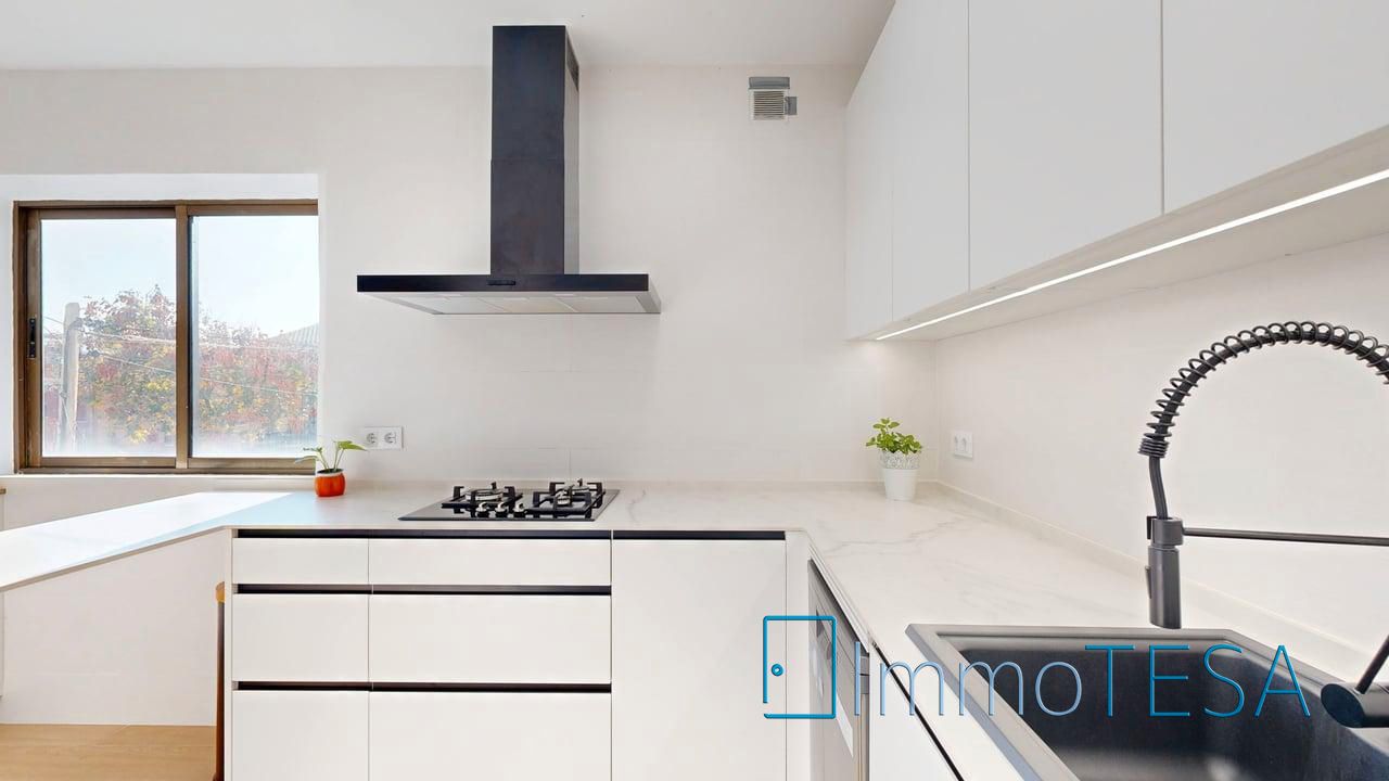 Kitchen of House or chalet for sale in Barberà del Vallès  with Heating, Terrace and Balcony