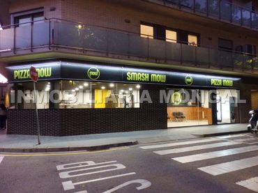 Local comercial en traspàs a Avinguda de L'Onze de Setembre