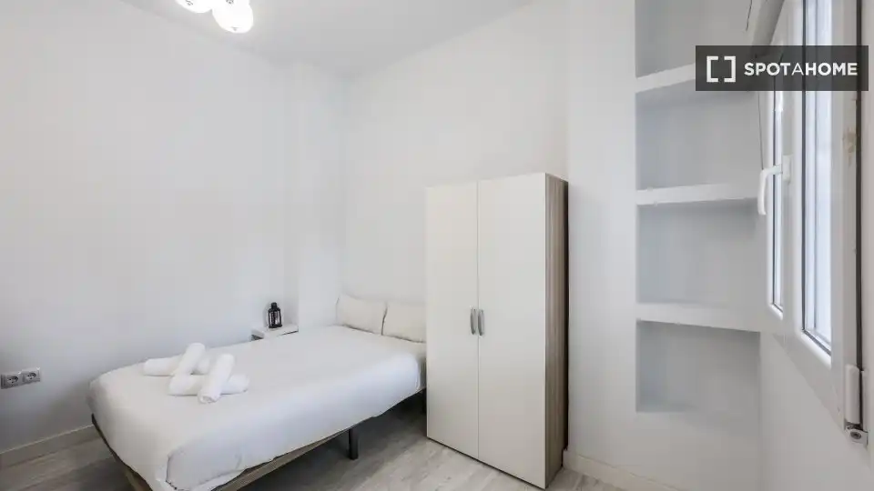 Bedroom of Flat for rent in Madrid  with Air Conditioner, Heating and Furnished