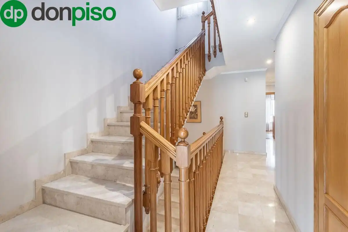 Casa adosada en venta en Granada con Calefacción, Jardín privado y Terraza
