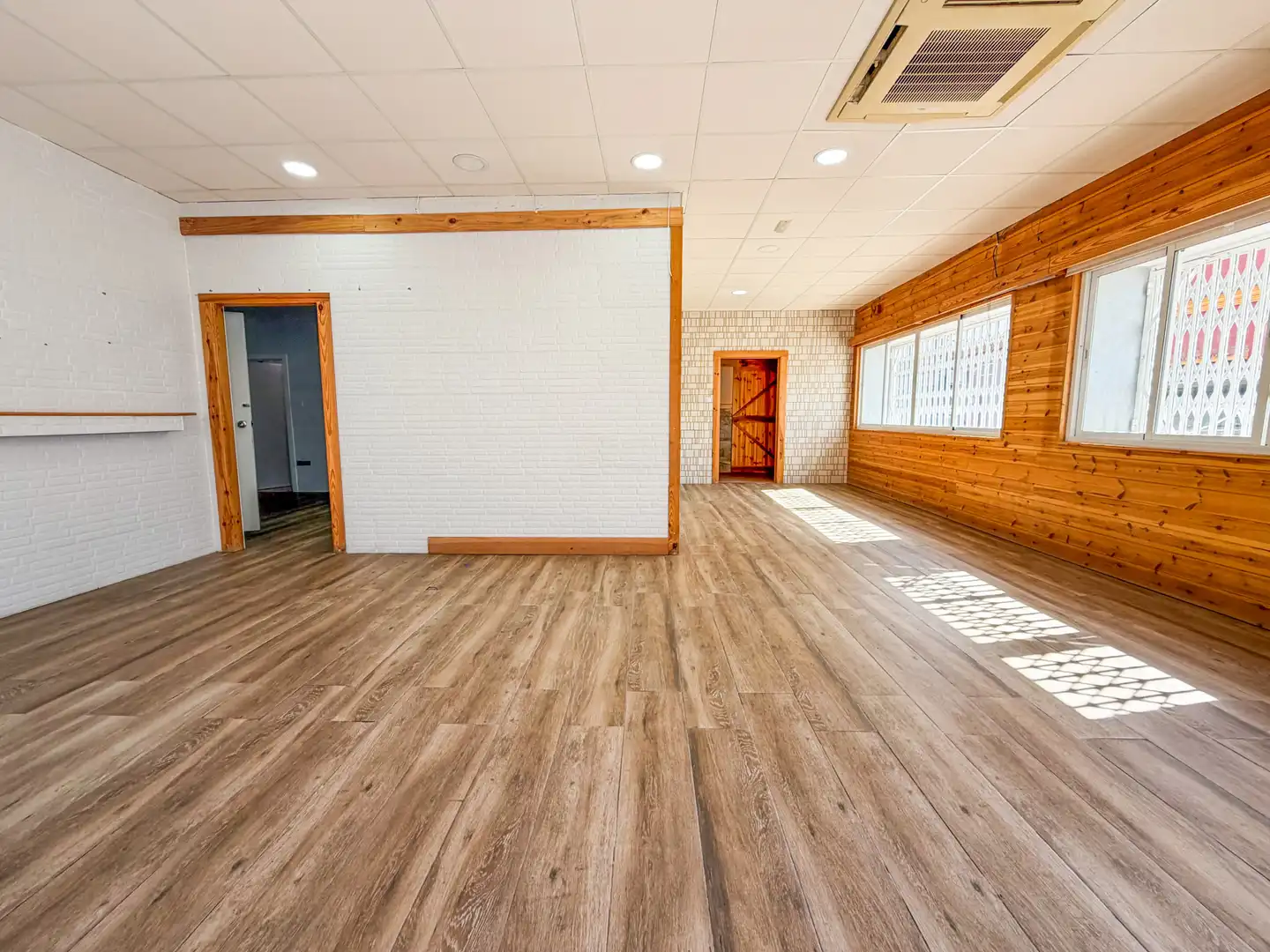 Local en venta en Los Barrios con Aire acondicionado