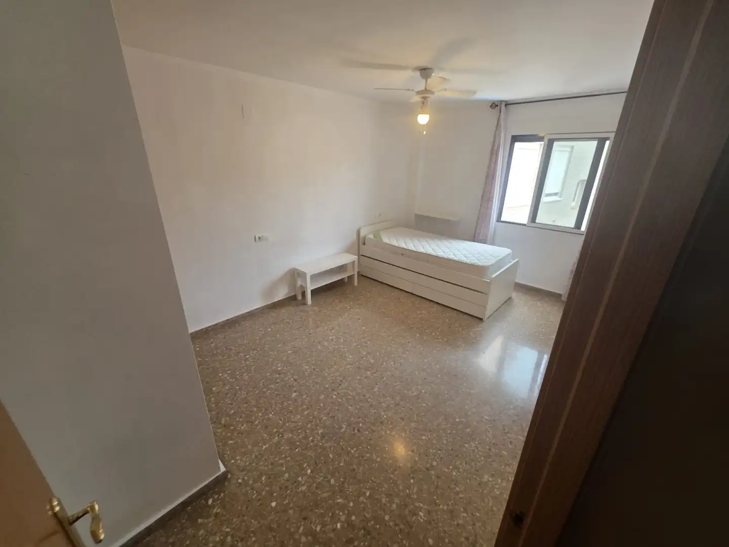 Habitación de Piso de alquiler en Vila-real con Aire acondicionado, Trastero y Piscina