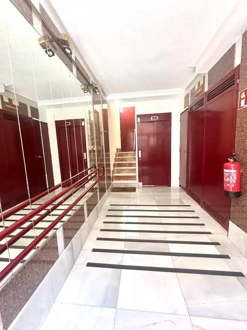 Piso en venta en Madrid con Calefacción, Trastero y Horno