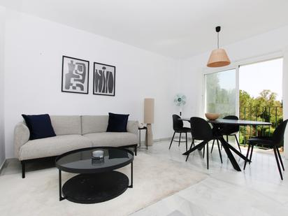 Living room of Flat to rent in Estepona  with Air Conditioner, Terrace and Balcony