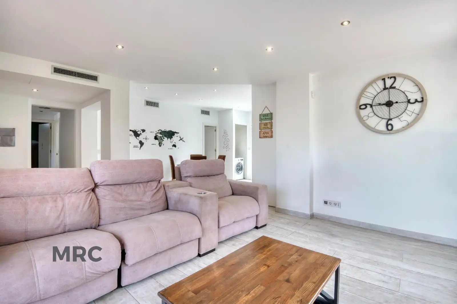 Sala d'estar de Casa o xalet en venda en Llagostera amb Aire condicionat, Terrassa i Alarma