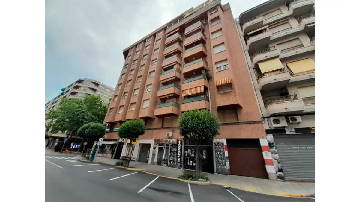 Vista exterior de Local en venda en Gandia