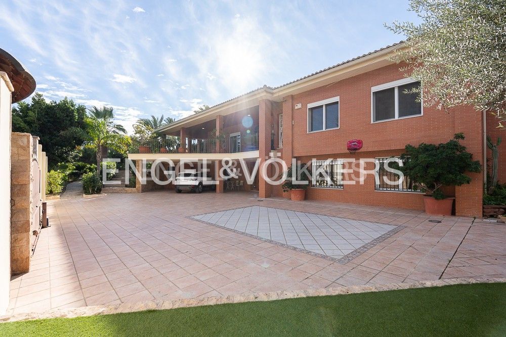 Exterior view of House or chalet for sale in Torrent  with Air Conditioner, Heating and Private garden