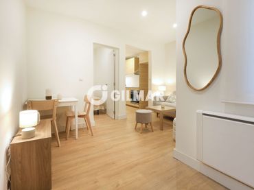 Flat with balcony for sale in Arganzuela