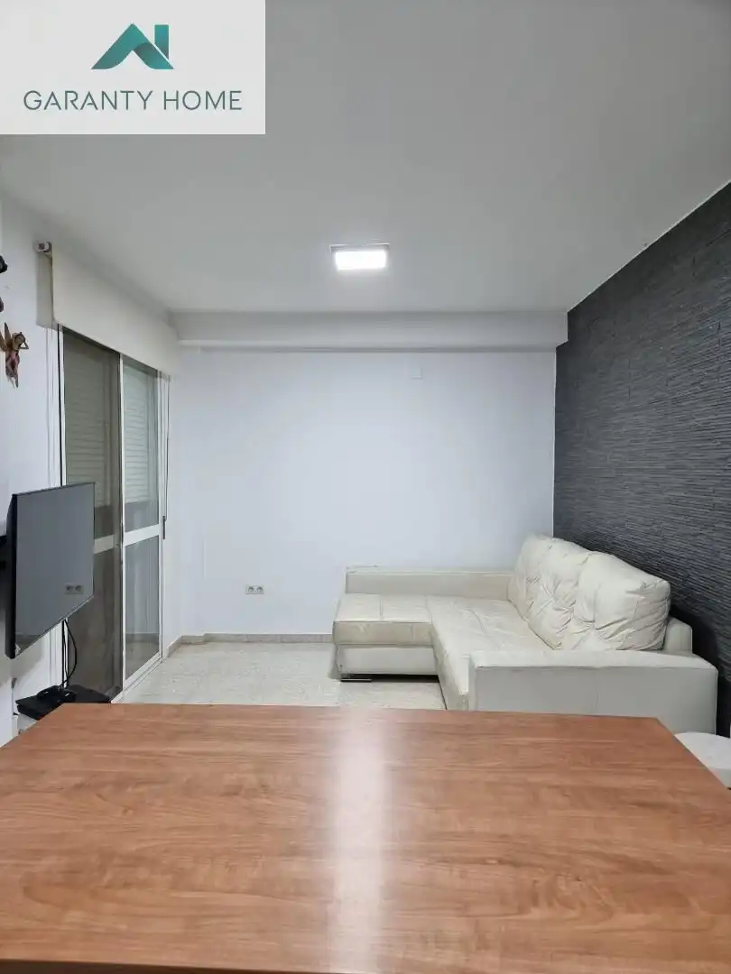 Sala d'estar de Casa adosada en venda en Alhaurín de la Torre amb Aire condicionat, Calefacció i Moblat