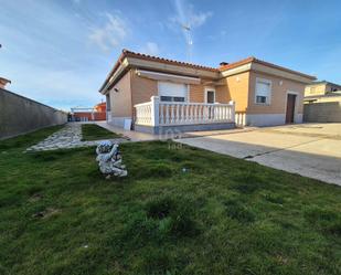 Exterior view of House or chalet for sale in San Cristóbal de la Cuesta  with Heating, Terrace and Swimming Pool