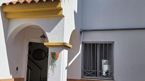 Foto 3 de Casa adosada en venta en Castilleja de la Cuesta, Sevilla